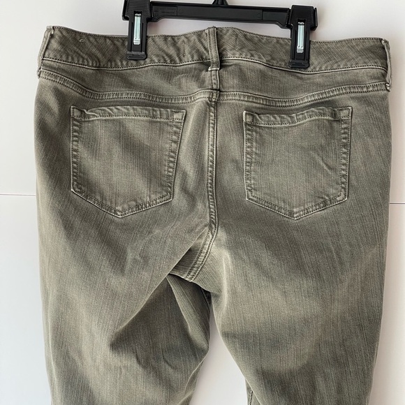 Torrid Boyfriend Jeans Denim Distressed Ripped Skinny Jeans Stretch Pants Sz 14R - Picture 6 of 13